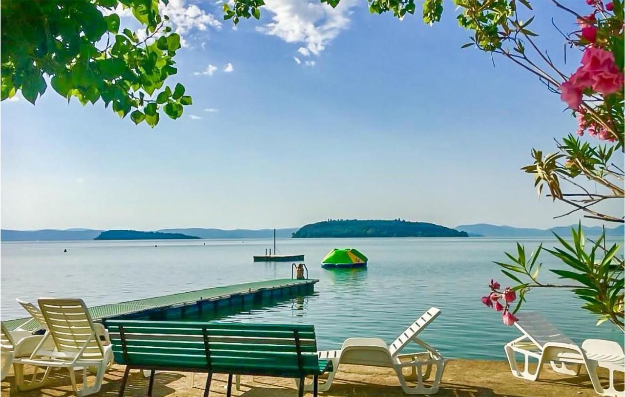 Beautiful Stacaravan In Tuoro Sul Trasimeno Villa Exterior photo